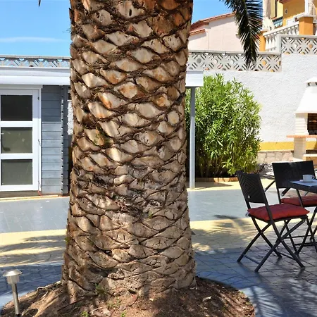 Casa Confortable Con Barbacoa Y Gran Terraza En L'escala, Cerca De La Playa - Hisp-7-7 * Torroella de Montgrí