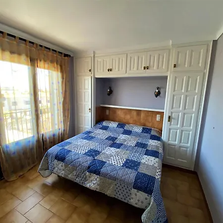 Casa Confortable Con Barbacoa Y Gran Terraza En L'escala, Cerca De La Playa - Hisp-7-7